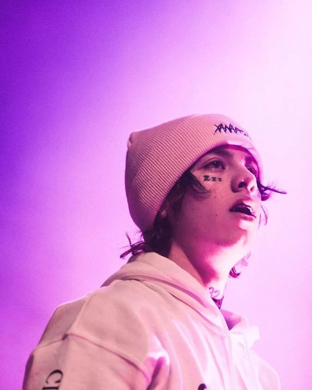 Lil xan. Лил зан. Лил зан. Шайни репер. Репер lil xan.