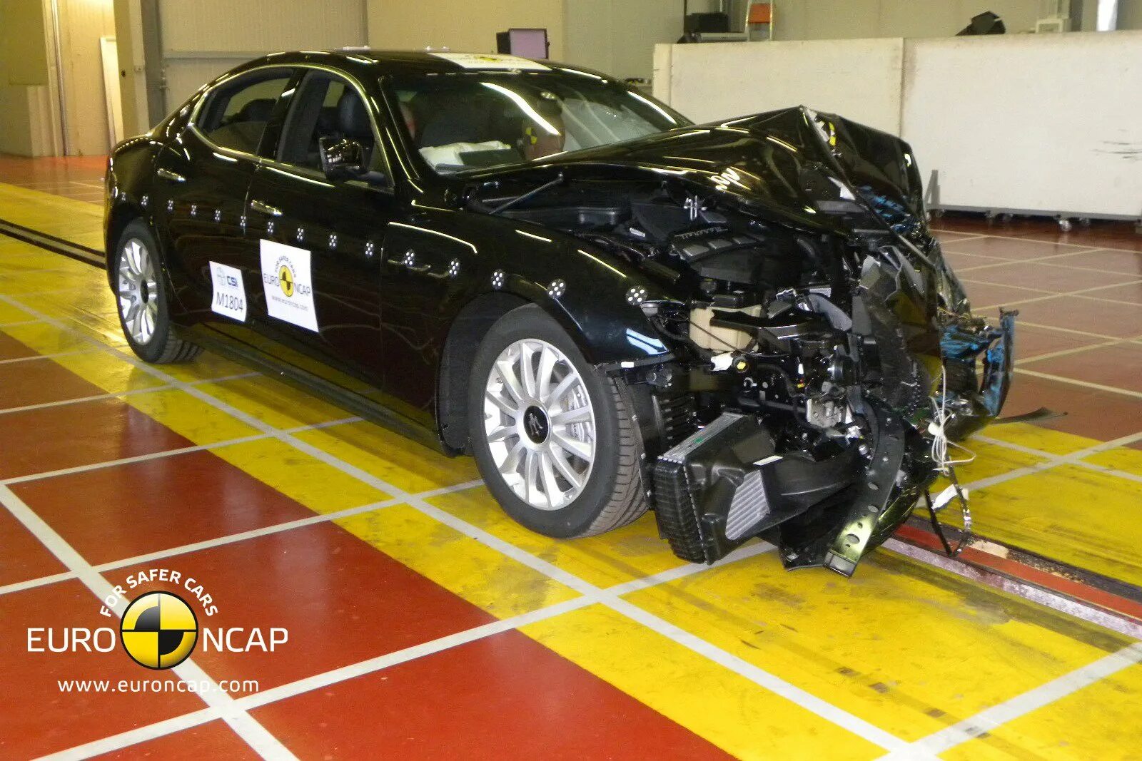 Safe автомобиль. BMW e39 EURONCAP. BMW 5 e39 EURONCAP. Euro NCAP Maserati Ghibli. EURONCAP 2013.