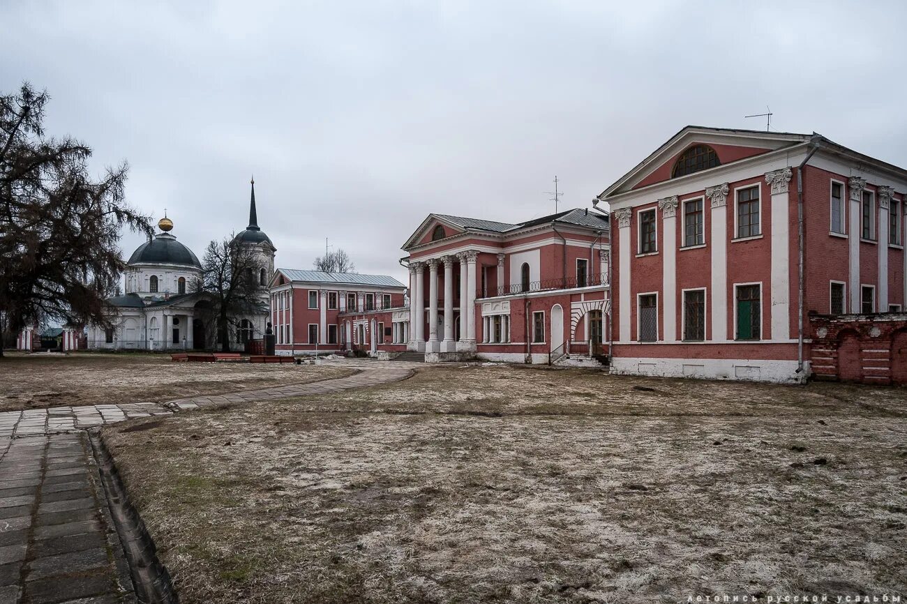 Ребята из ярополецкого центра реабилитации несовершеннолетних рисовали самых люб