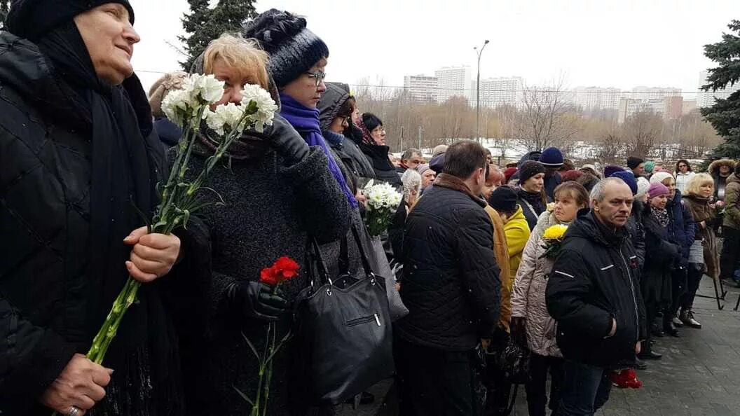 Где похоронят началову. Прощание с Юлией Началовой. Прощание с Юлией Началовой прощальный зал. Церемония прощания с Юлией Началовой. Церемония прощания Юлии Началовой.