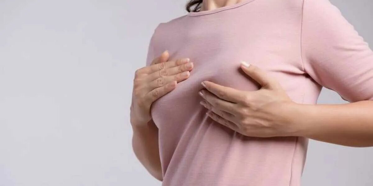 грудь женщины. чешется грудная железа у женщины. молочная железа. почему болит и чешется грудь. чешется грудная железа у женщины.