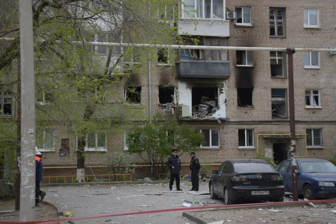 Волгоград бомбили 2024. Пятиэтажный дом. Волгоград бомбили 2024. Город после взрыва. Волгоград бомбили 2024.