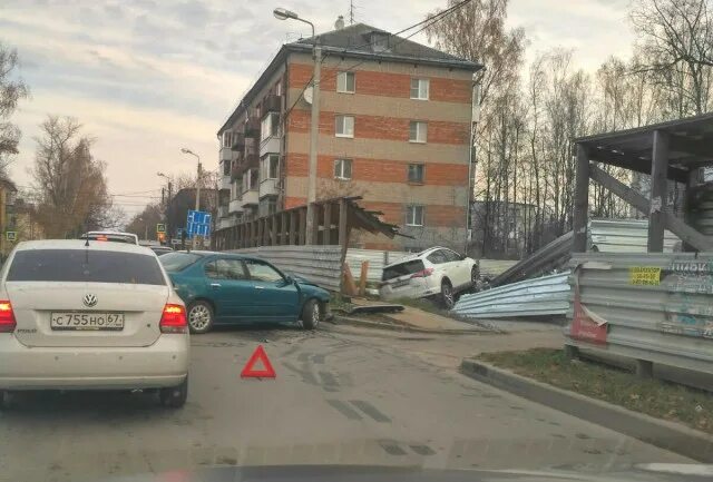 Ул черняховского 28. Черняховского 28 Смоленск. Улица Черняховского Смоленск. Смоленск ул Черняховского. Пожар на Черняховского Смоленск.