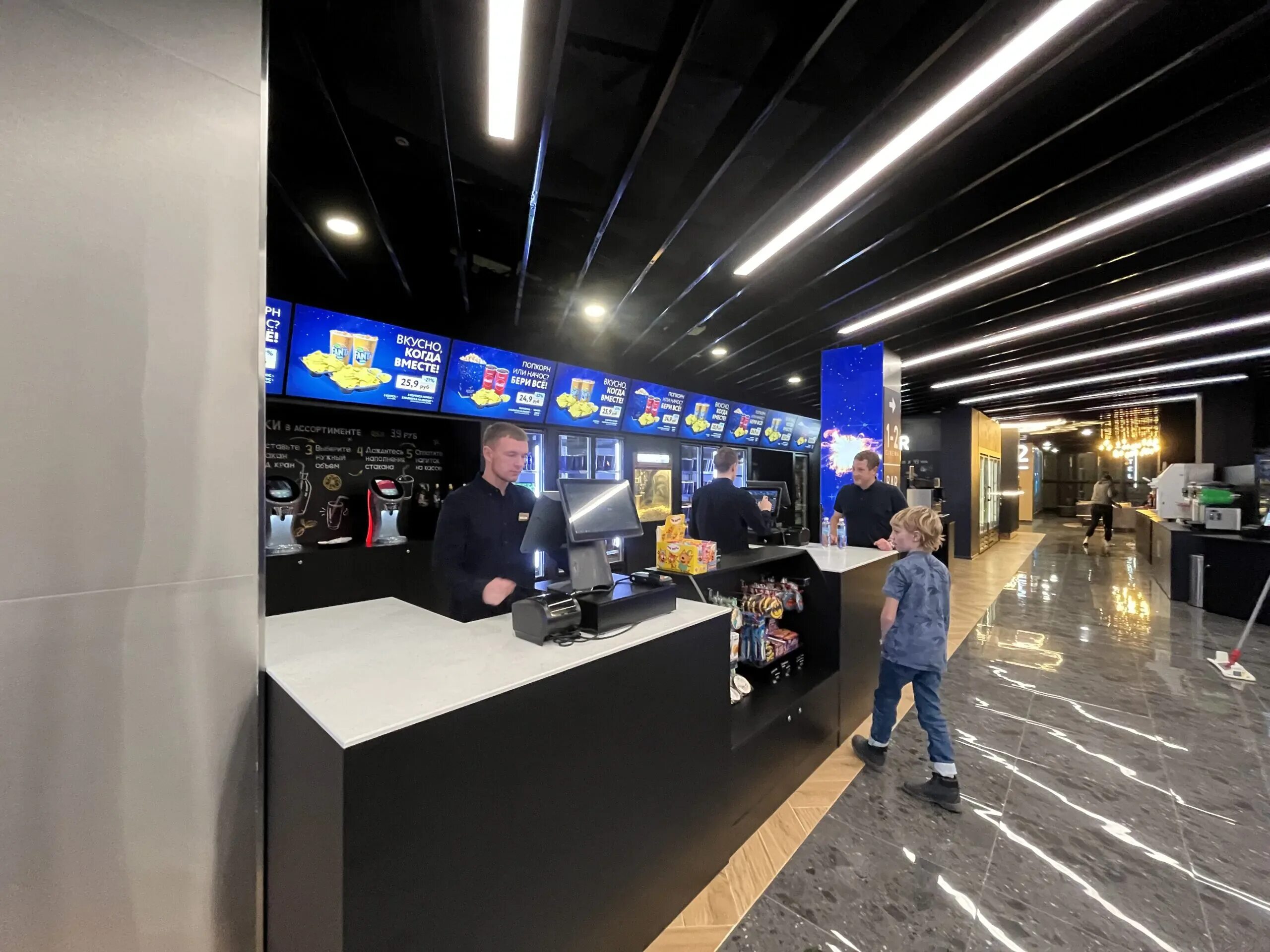 Галилео кинотеатр афиша. Skyline Cinema Минск Галилео. Skyline Cinema Новосибирск. Скайлайн Синема.