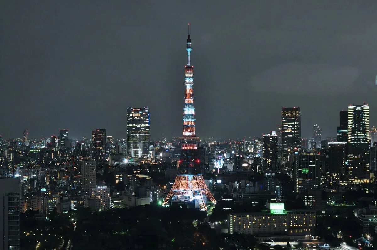 Tokyo 8. Токио Годфазерс. Токио 2013 год. Токио высотки. Вечерний Токио.