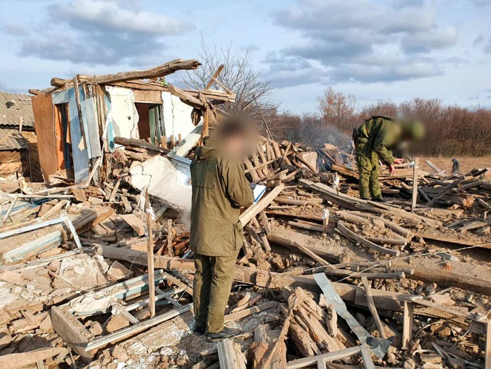 Разрушенные дома Донбасса. Попадание снаряда в Ростовской области. Обстрел Ростовской области.