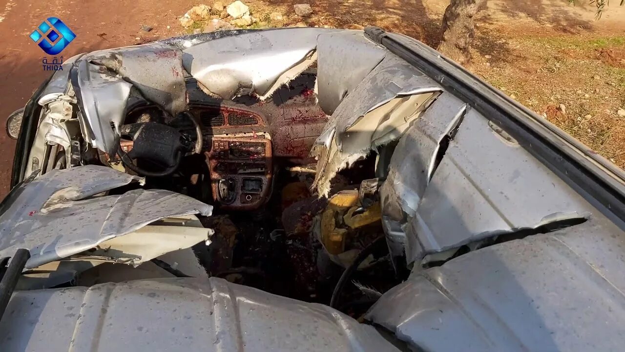 Значок попадания. В результате попадания в них. Попадание торпеды в корабль. Пробоины в крыле ил-2. Крестик попадания для монтажа.