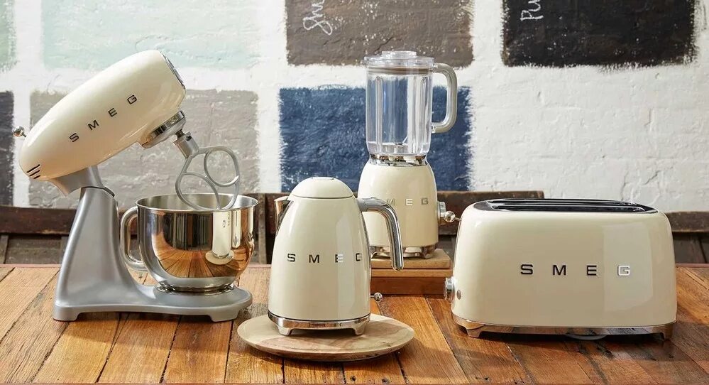 Техника для кухни сайт. Smeg blf01creu. Смег чайник и тостер. Чайник Smeg klf05bleu. Smeg tsf01creu, серый.