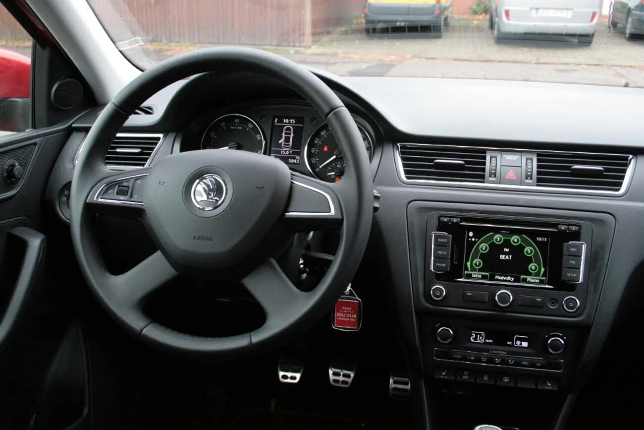Rapid 2011. Шкода рапид 2011. škoda rapid 2011 салон. skoda rapid ambition комплектация. шкода рапид амбитион 2015.