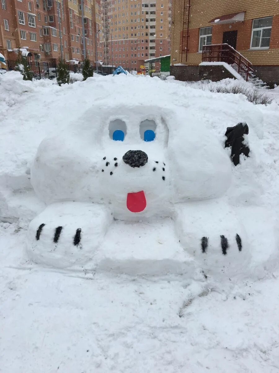 Простые снежки. Фигуры из снега. Постройки из снега. Снежные фигурки. Зимние фигуры.