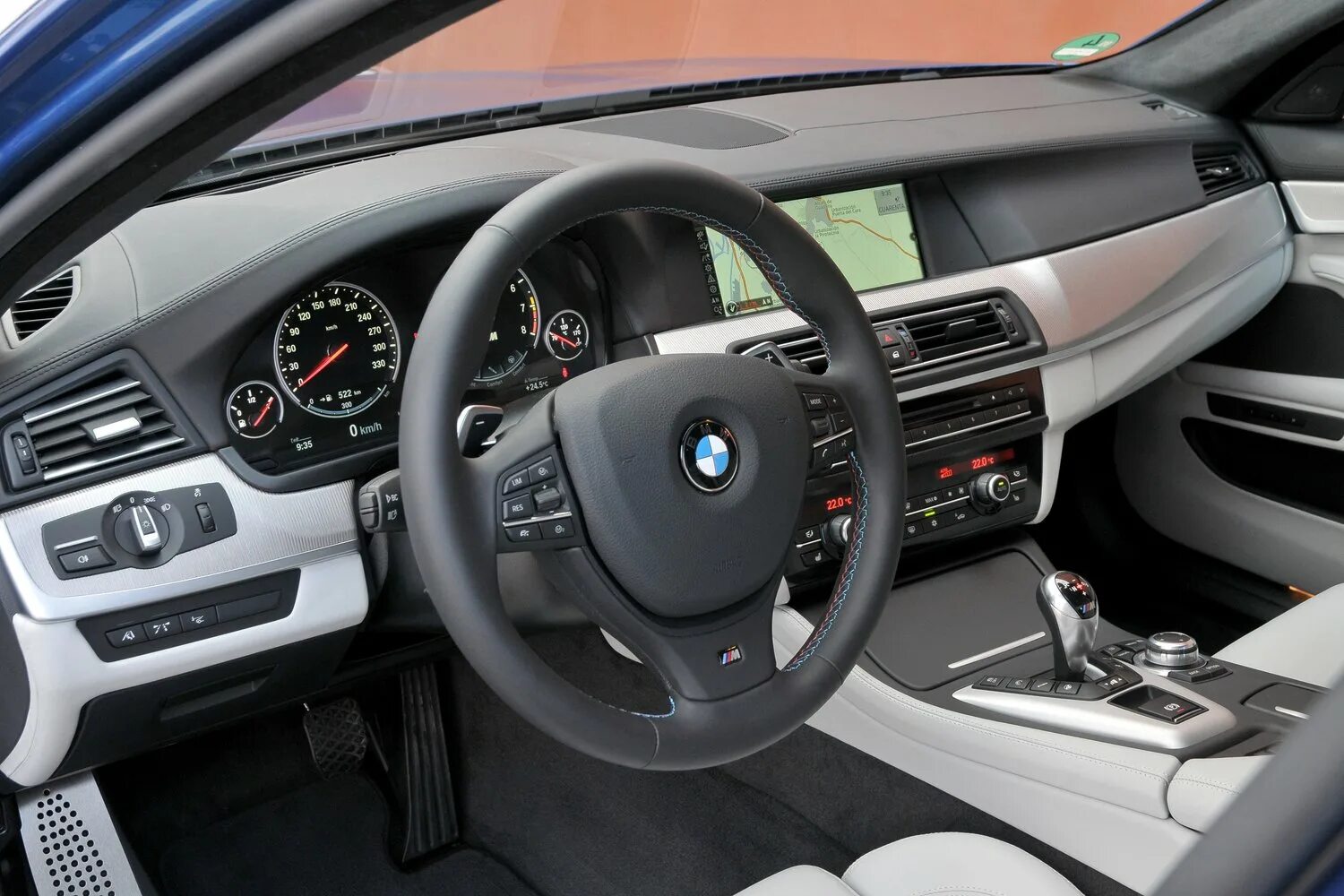 БМВ м5 f10 салон. BMW m5 f10 салон. BMW 5 f10 Interior. BMW f10 Interior. Комплектации м5