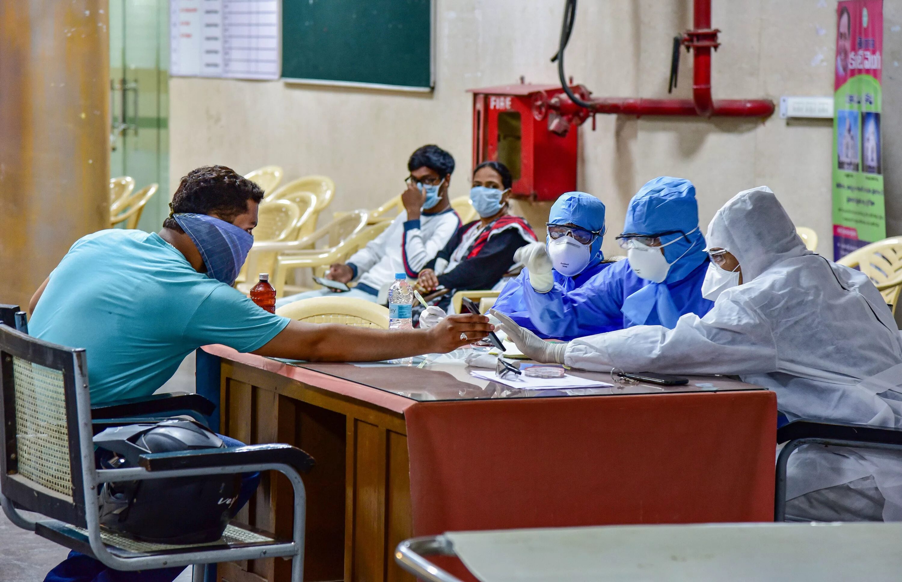Индия коронавирус больница. Пандемия 7 больница перегружена. Госпиталь Малайзии. Больницы ковид 19