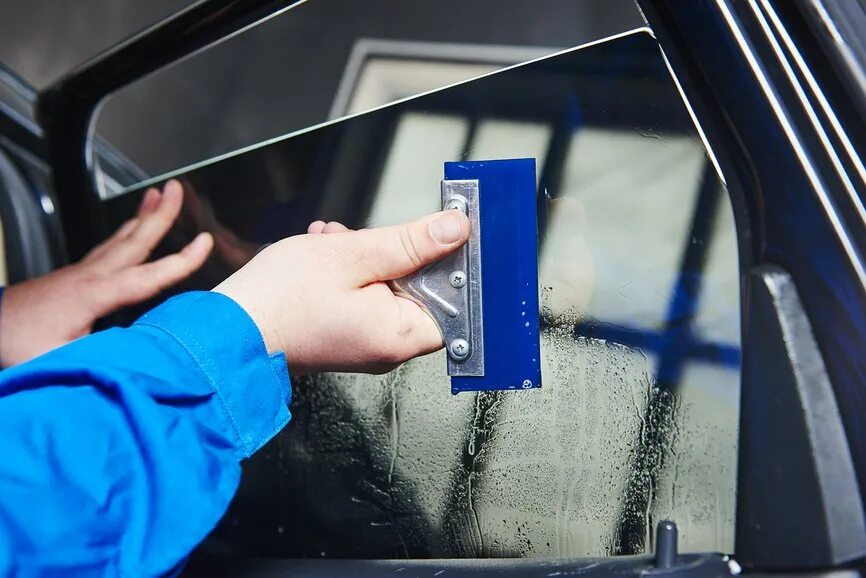 Тонировка бронирование. Тонировка авто. тонировка автостекол. тонирование стекол автомобиля. тонированные стёкла авто.