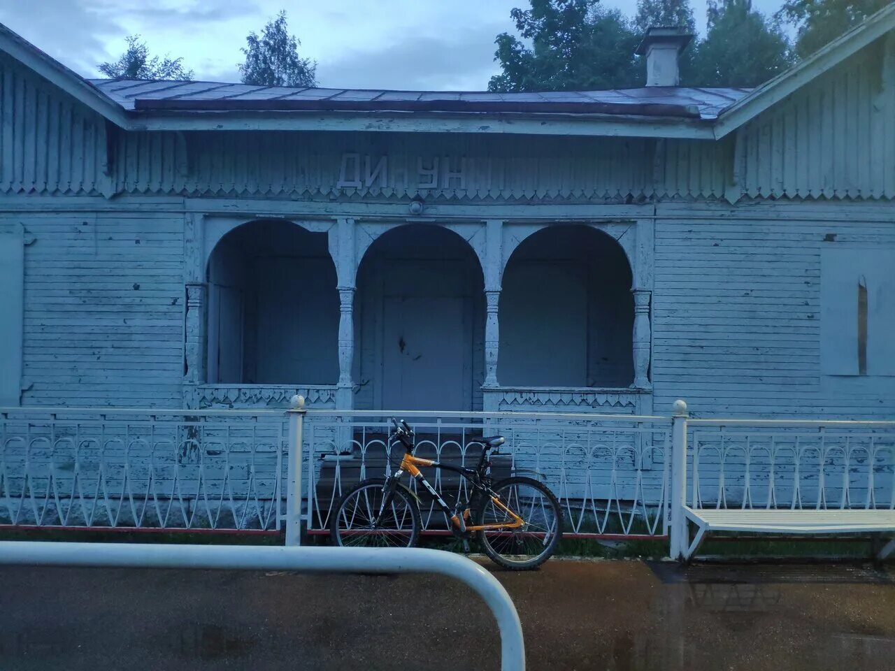 вокзал станции дибуны. посёлок дибуны ленинградская область. электричка петербург дибуны. электричка петербург дибуны. жд станция дибуны.