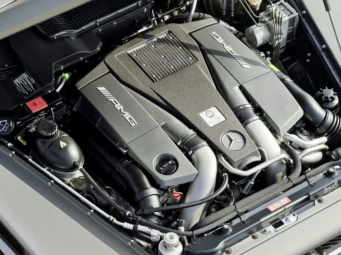 Мотор гелика. Двигатель Мерседес g63 AMG. Двигатель Мерседес g 63 АМГ. AMG G-63 engine. Mercedes-Benz g63 v8.