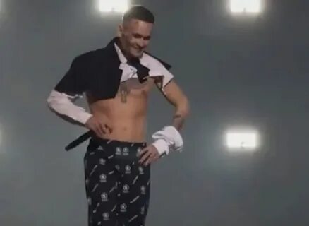 Скандал на муз тв