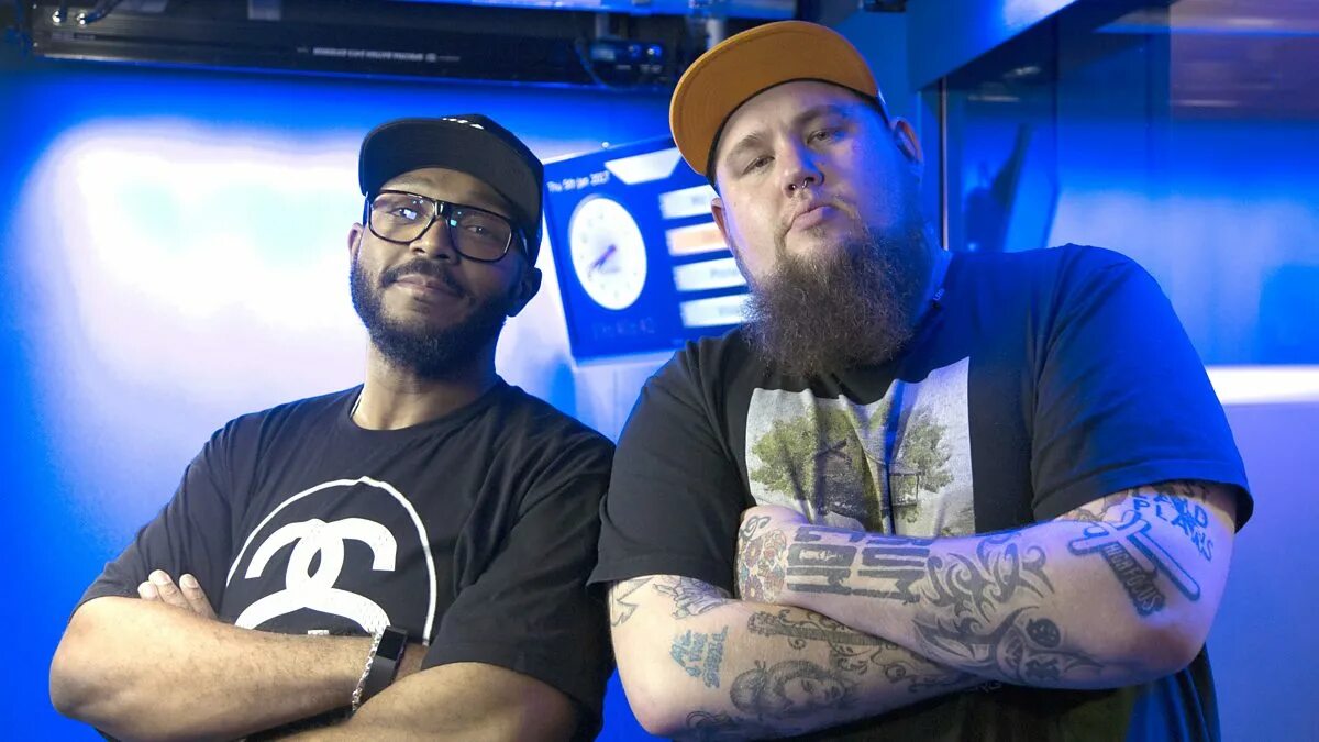 Rag remix. Rag&#039;n&#039;bone man рост. rag bone man рост. ragnbone man худой. ragn bone man мерч.