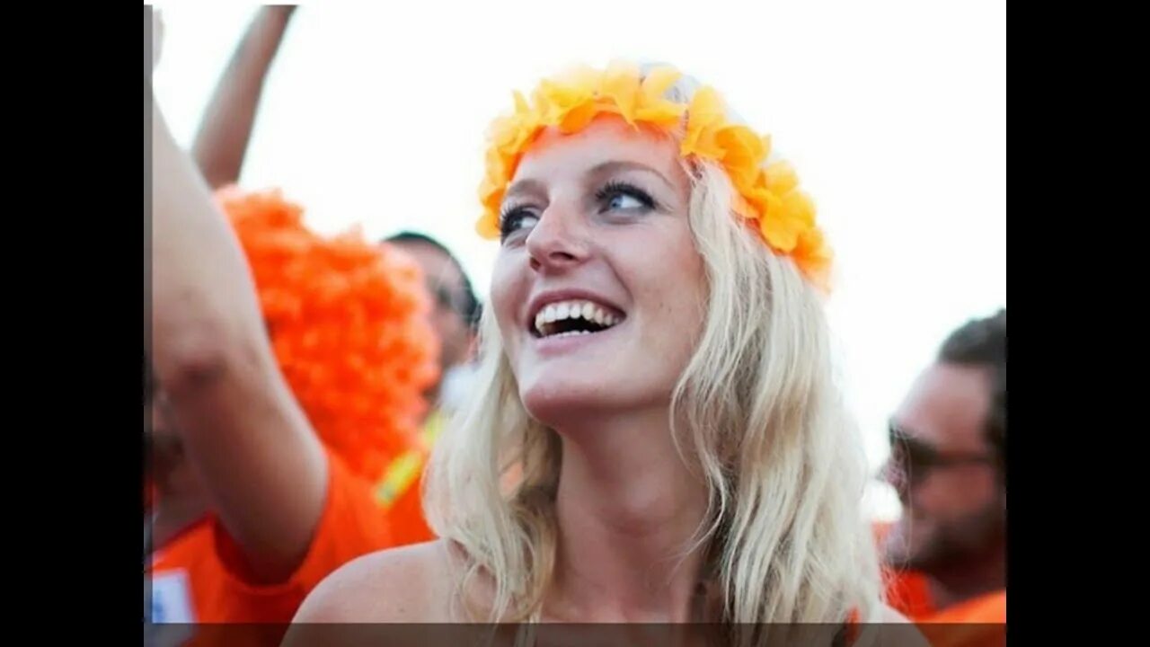 Dutch hot. Болельщицы сборной голландии. Голландцы девушки. Болельщицы сборной нидерландов - фото. Ютта леердам.