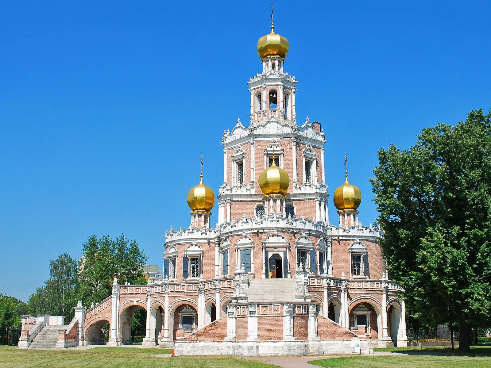 Церковь нарышкинское барокко. Церковь Покрова в Филях. Храм Покрова в Филях нарышкинское Барокко. Церковь Покрова в Филях 17 век. Церковь Покрова в Филях Московское Барокко.