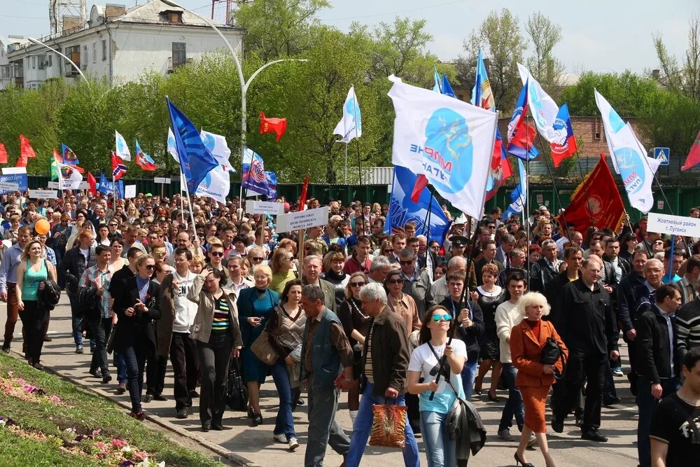 Активисты русской весны в харькове 2014 года. Жители луганска. Луганская народная республика. Русская весна луганск. Жители луганска.
