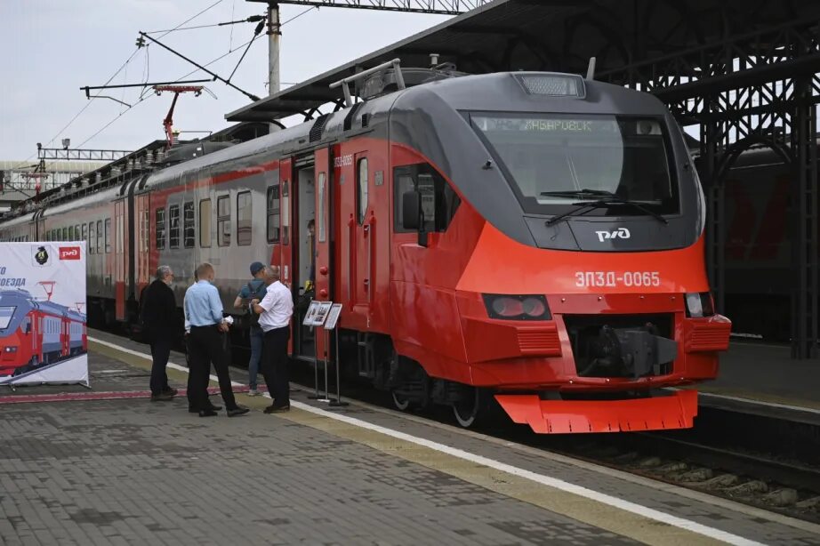 Ржд хабаровск телефон. Новая электричка в Хабаровске. Новые электрички. Новые поезда. Новый поезд Хабаровск.