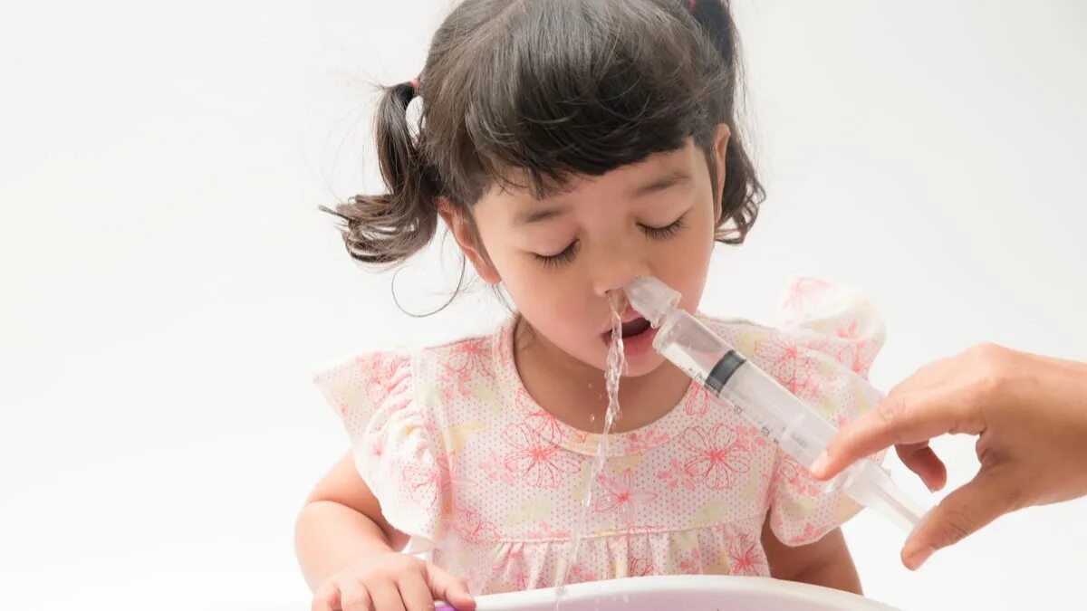 зеленые сопли у ребенка при аденоидах