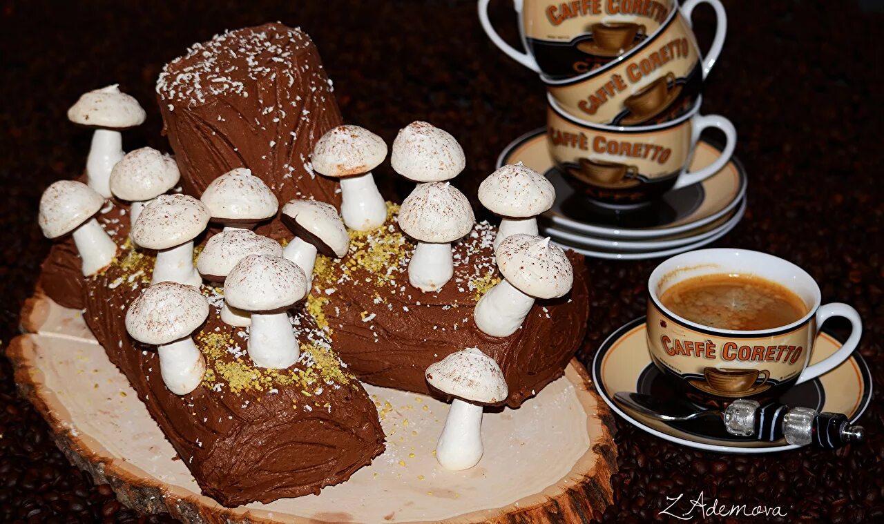 доброе утро грибы. гриб кофейного цвета. красивые пирожные и кофе. кофе с грибами. гриб на кофейной гуще.