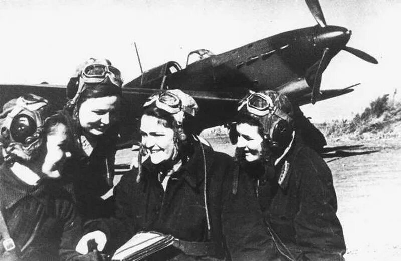 Ночные ведьмы великой отечественной войны 588. 586-й женский истребительный авиаполк. Женский истребительный авиаполк 586-й иап. Аэродром великой отечественной войны. Женский истребительный авиаполк.