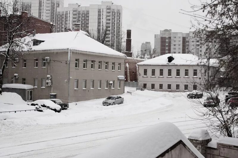 Серпов переулок 3-5. Серпов переулок Москва. Гжельский переулок Москва. Вид из окна на Гжельский переулок. Дк серп и молот москва