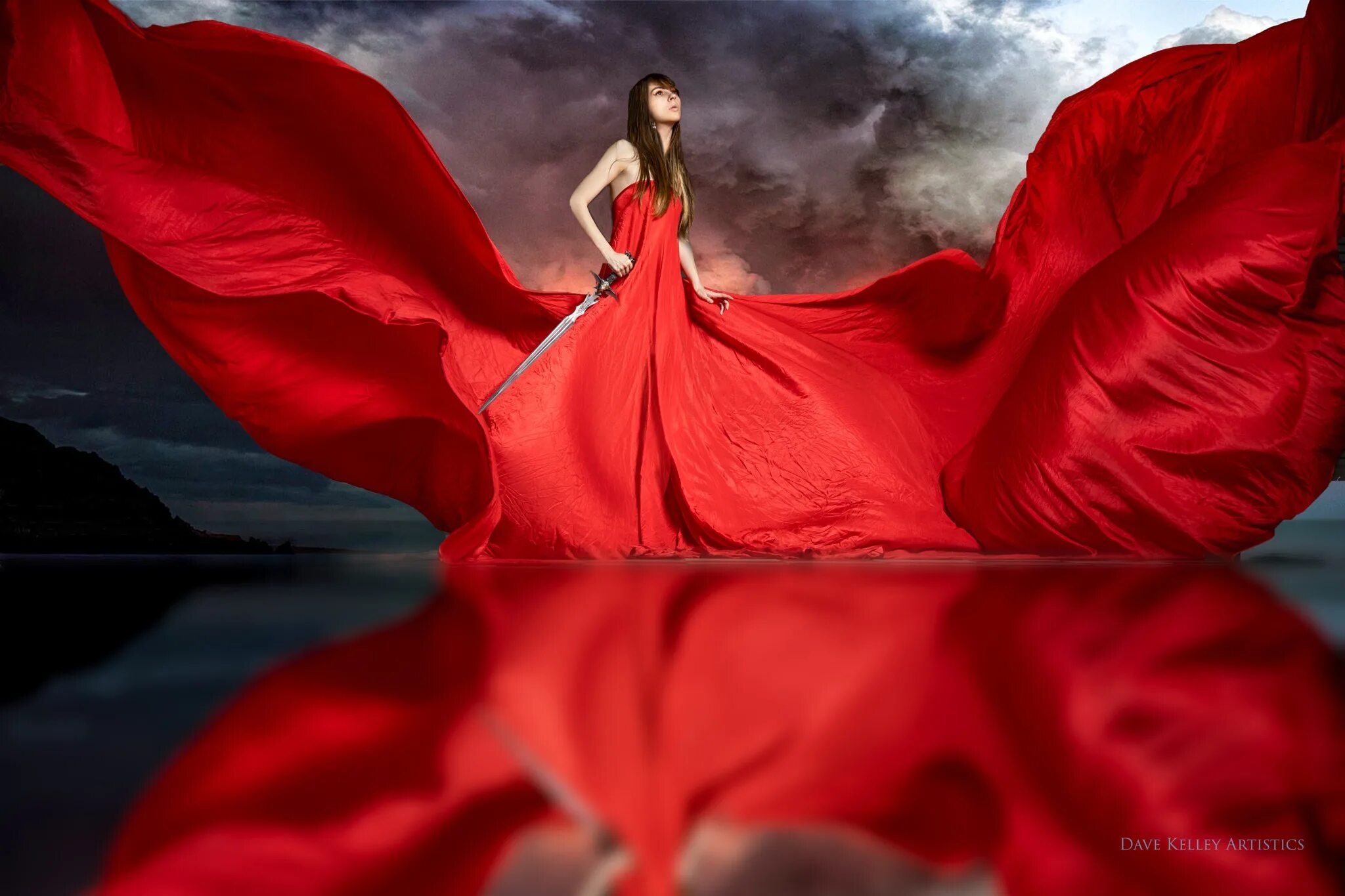 Women is red. Женщина в Красном платье. Фотосессия в Красном платье. Красивое красное платье. Красивая девушка в Красном платье.