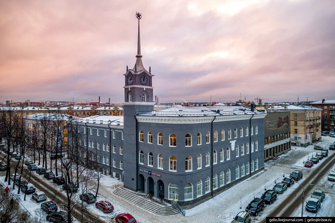 Петрозаводск сайт города. Столица Карелии Петрозаводск. Памятники Петрозаводска столицы Карелии. Карелия Петрозаводск центр города. Столица Карелии Петрозаводск достопримечательности.