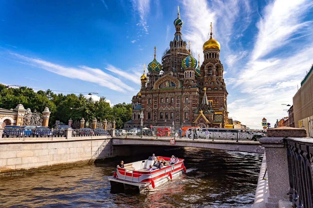 Куда можно сходить в питере летом