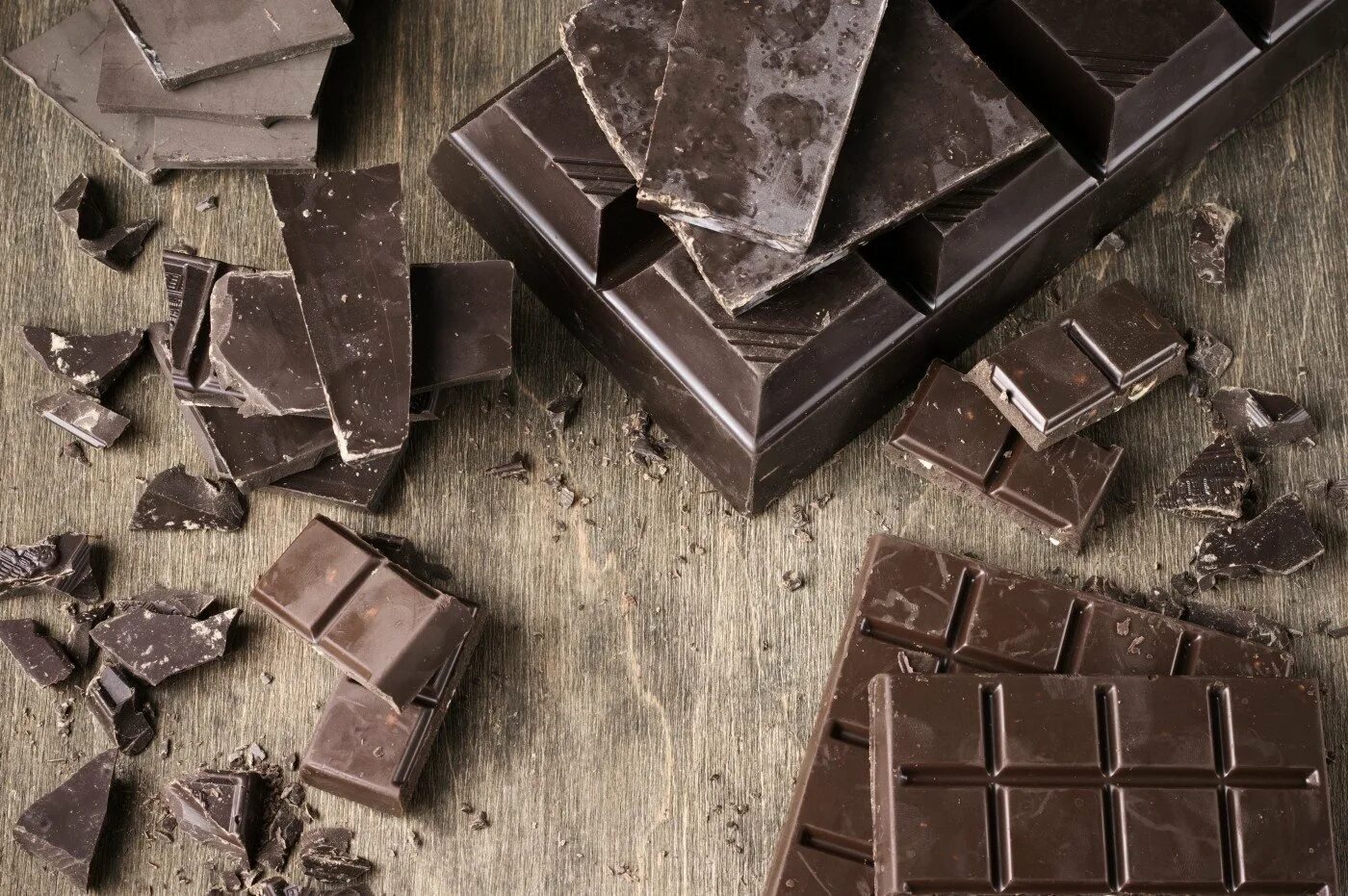 Жировое поседение шоколада. Сахарное поседение шоколада. Шоколад Горький. Темный шоколад.