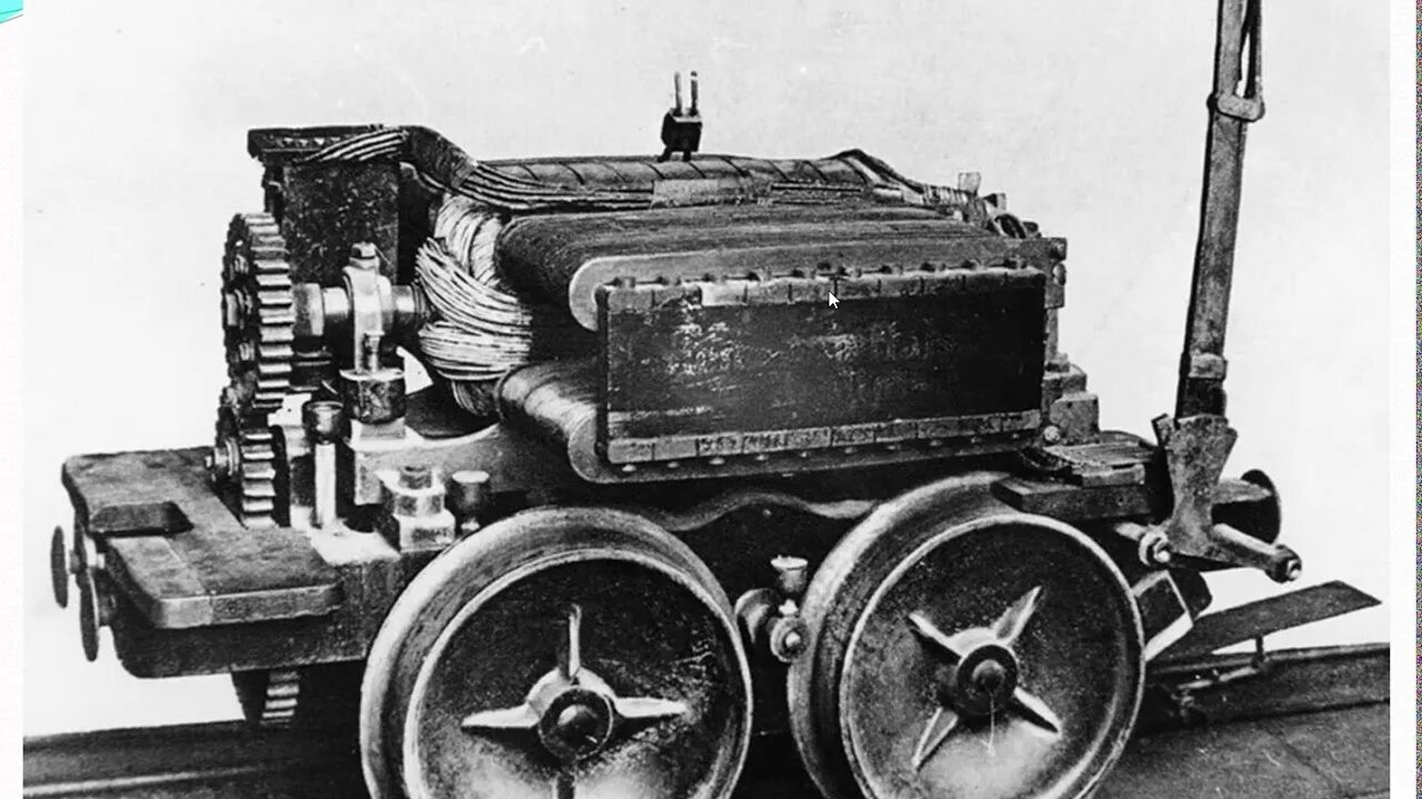 Первая электро. Электровоз Сименса 1879. Elektrolokomotive Siemens 1879. Первый электровоз 1879. Вернер Сименс электровоз.