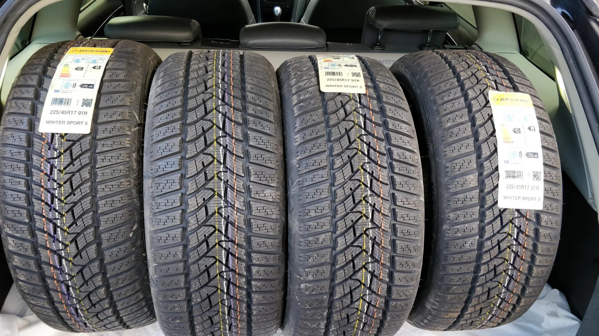 Gislaved premium control 205 55r16 91h. Dunlop Winter Sport 5. Данлоп Winter Sport 5. Липучка Dunlop Winter Sport. Резина Данлоп Винтер спорт 4д.