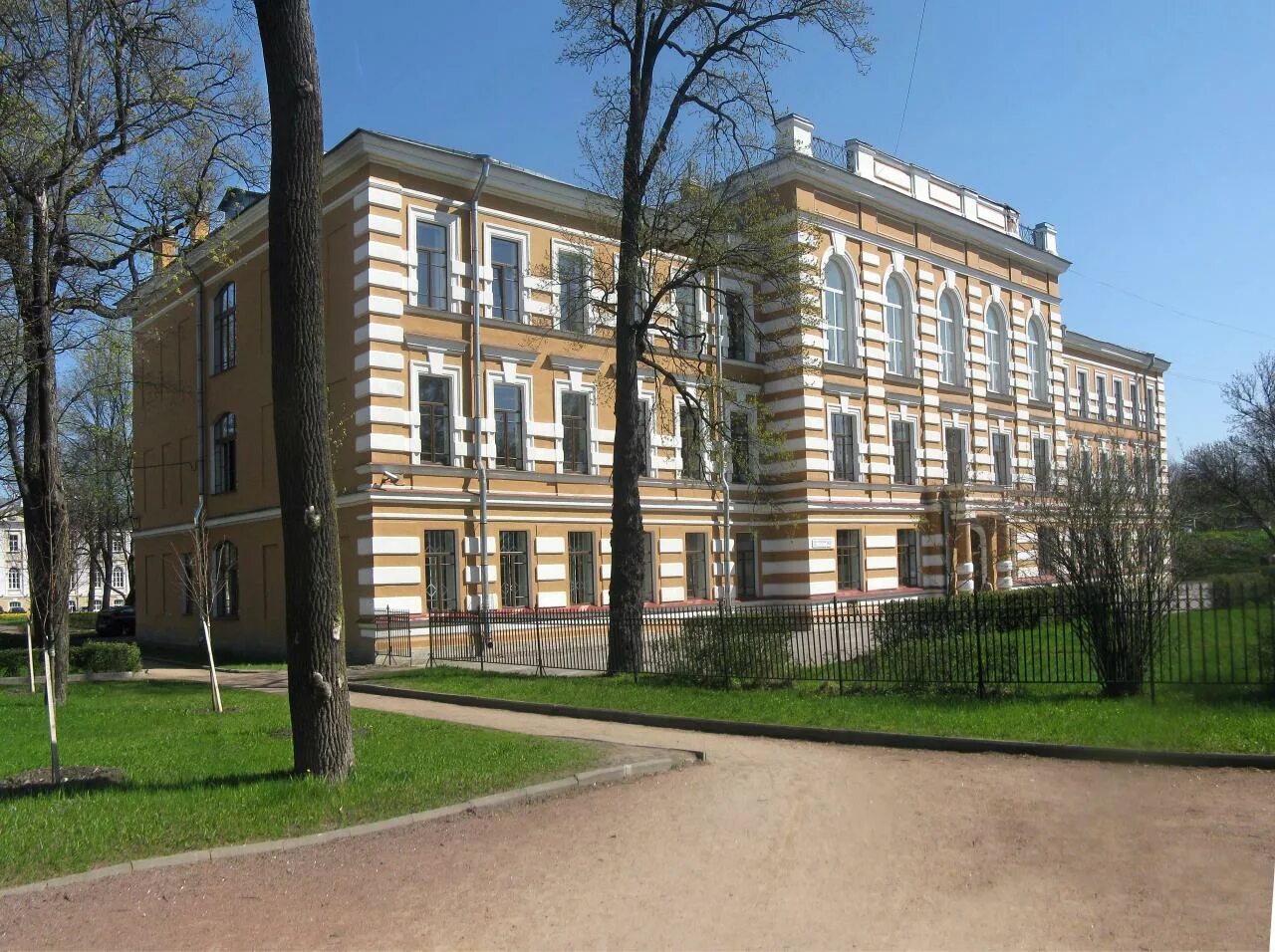 Петергоф 415 петергоф. Гимназия 415 петергоф.