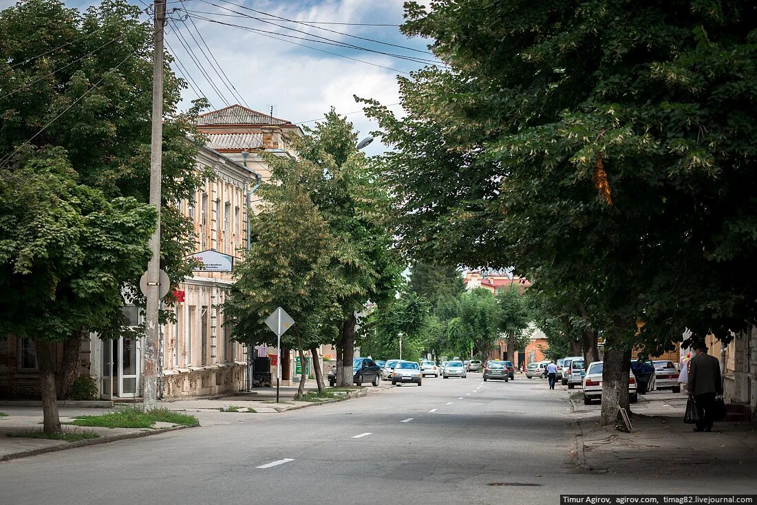 Кабардинская улица Нальчик. Арбат Нальчик. Улица Арбат Нальчик. Старый Нальчик Кабардинская.