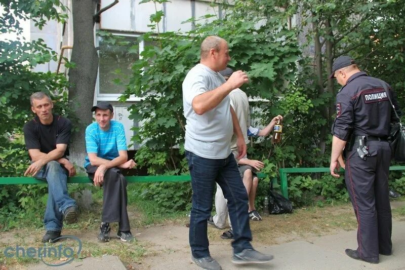 Алкоголики пенза. Полиция череповец. Алкоголики пенза. Рюмочная алкаши. Алкоголики пенза.