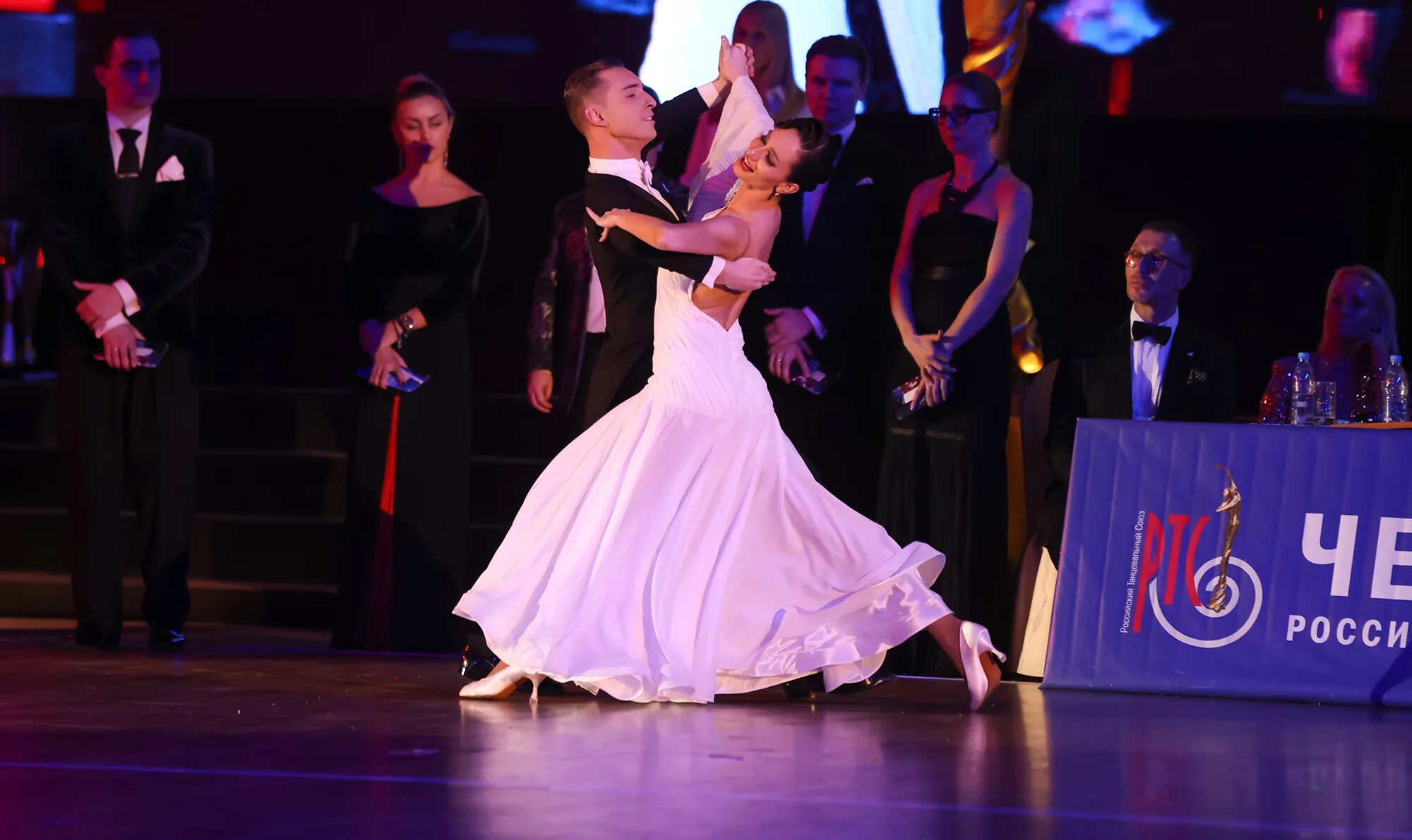 Танец для подвижных поляка. Александр царев танцы. Дарья царева кострома. Танец царев. Танец царев.