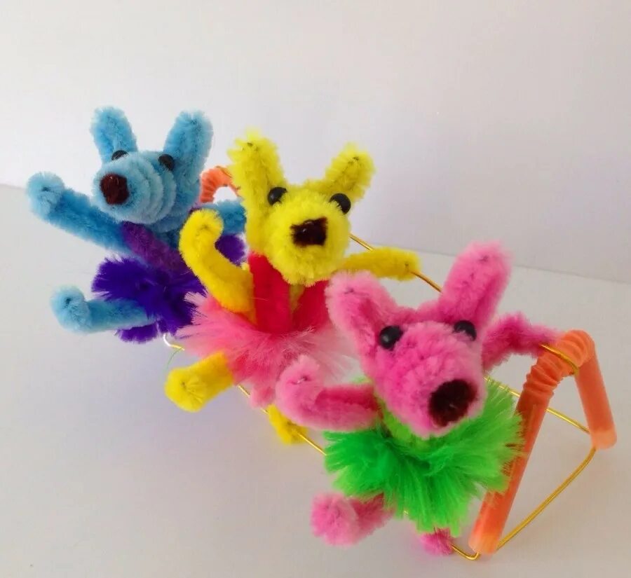 Синельная проволока поделки. Как сделать игрушку из синельной проволоки. Как сделать игрушку из синельной проволоки. Пушистая проволока для поделок. Синельная проволока поделки.