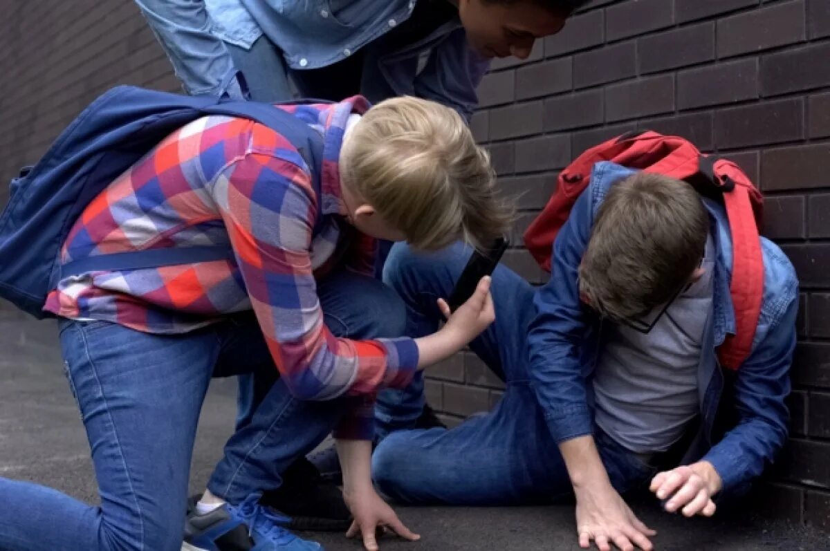 Bullying видео. Bullying видео. Bullying видео. Bullying видео. Буллинг афроамериканец.