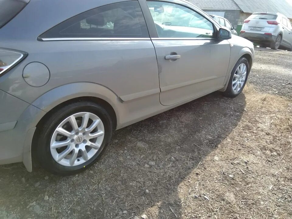 Astra h резина. Opel astra h r16. Резина 205 45 r17 opel astra. Astra h резина. Astra h резина.