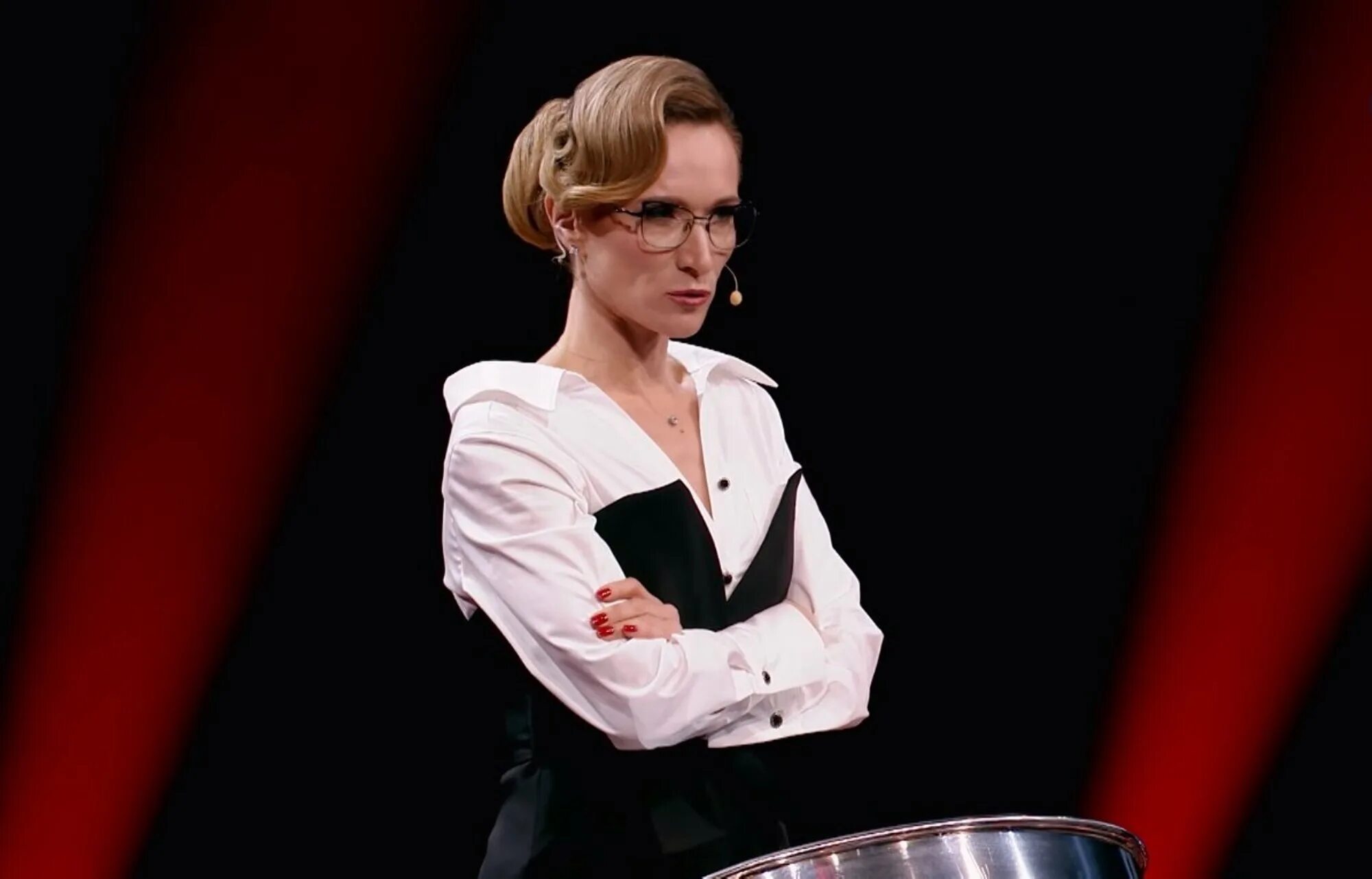 Мария киселева слабое звено 2020. Слабое звено выпуск 112. Мария киселева слабое звено 2020. Слабое звено ведущая мария киселева 2020. Шоу слабое звено с марией киселевой.