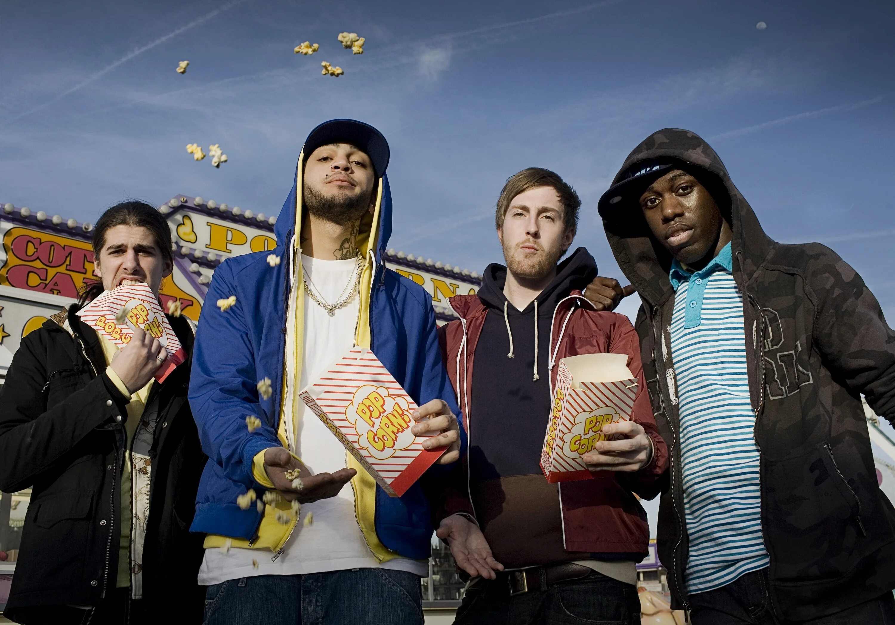 Glass heroes. Группа Gym class Heroes. Gym class Heroes фото. Gym class Heroes 2005. Travis «Schleprok» MCCOY.