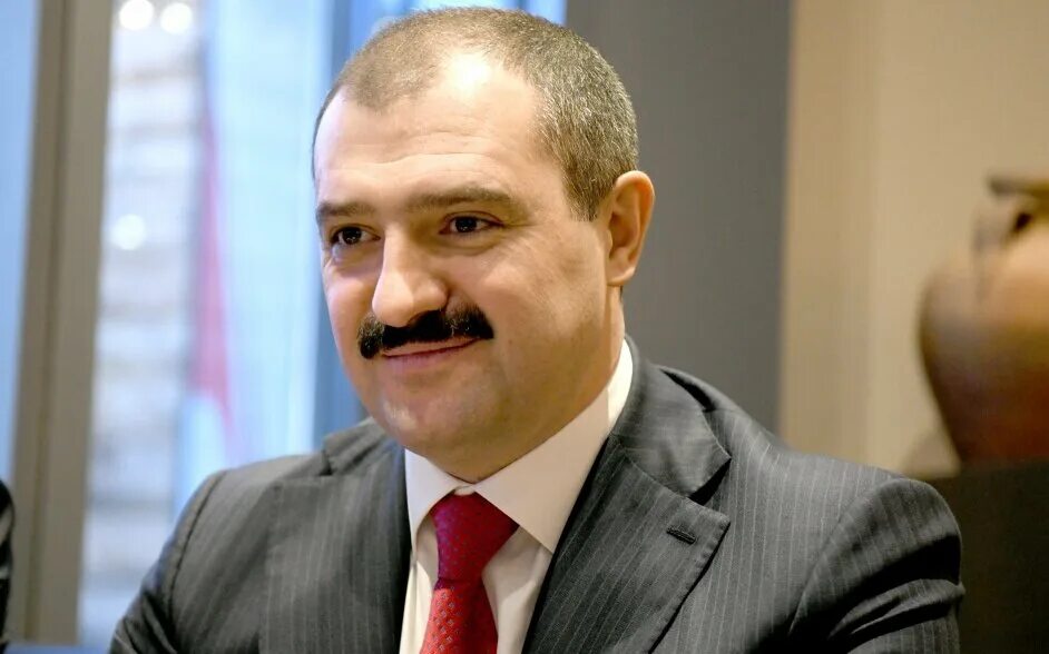 Сын лукашенко. Виктор александрович лукашенко. сын лукашенко виктор. лука и виктор. дмитрий александрович лукашенко.
