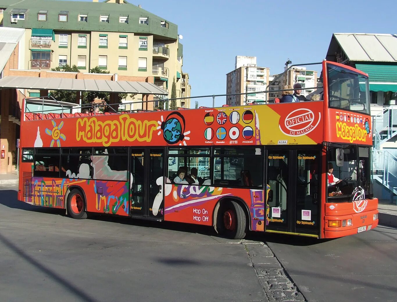 Экскурсия city sightseeing казань. City sightseeing санкт-петербург. Автобус сити сайтсиинг москва. City sightseeing. Двухэтажный автобус city sightseeing.