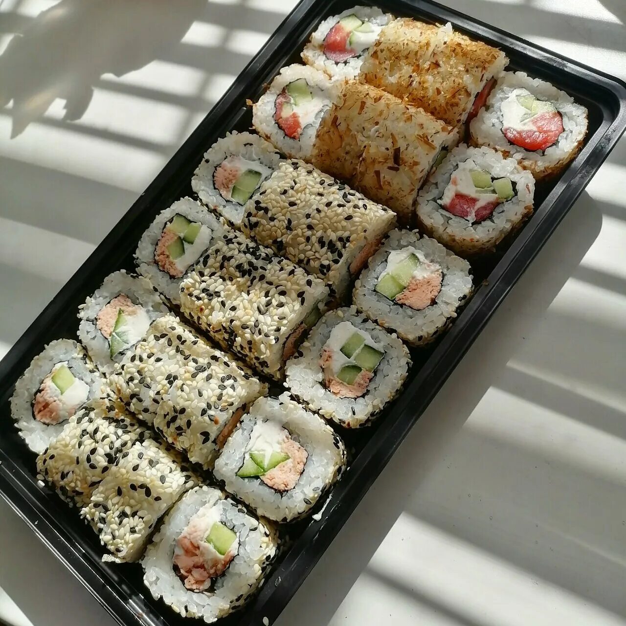 суши калининград адреса. 2 берега калининград роллы. толбухина 24 калининград. такими суши. суши калининград адреса.