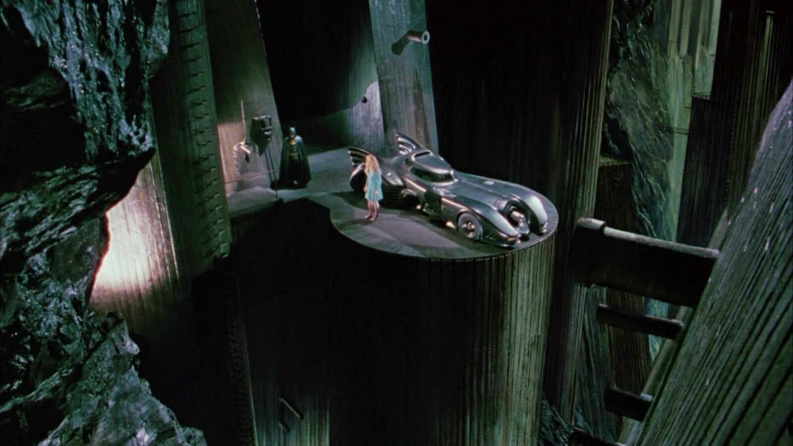 Бэтпещера нолан. Лего бэтмен бэтпещера. Игровая пещера. Lego batcave 2023. Lego пещера бэтмена.