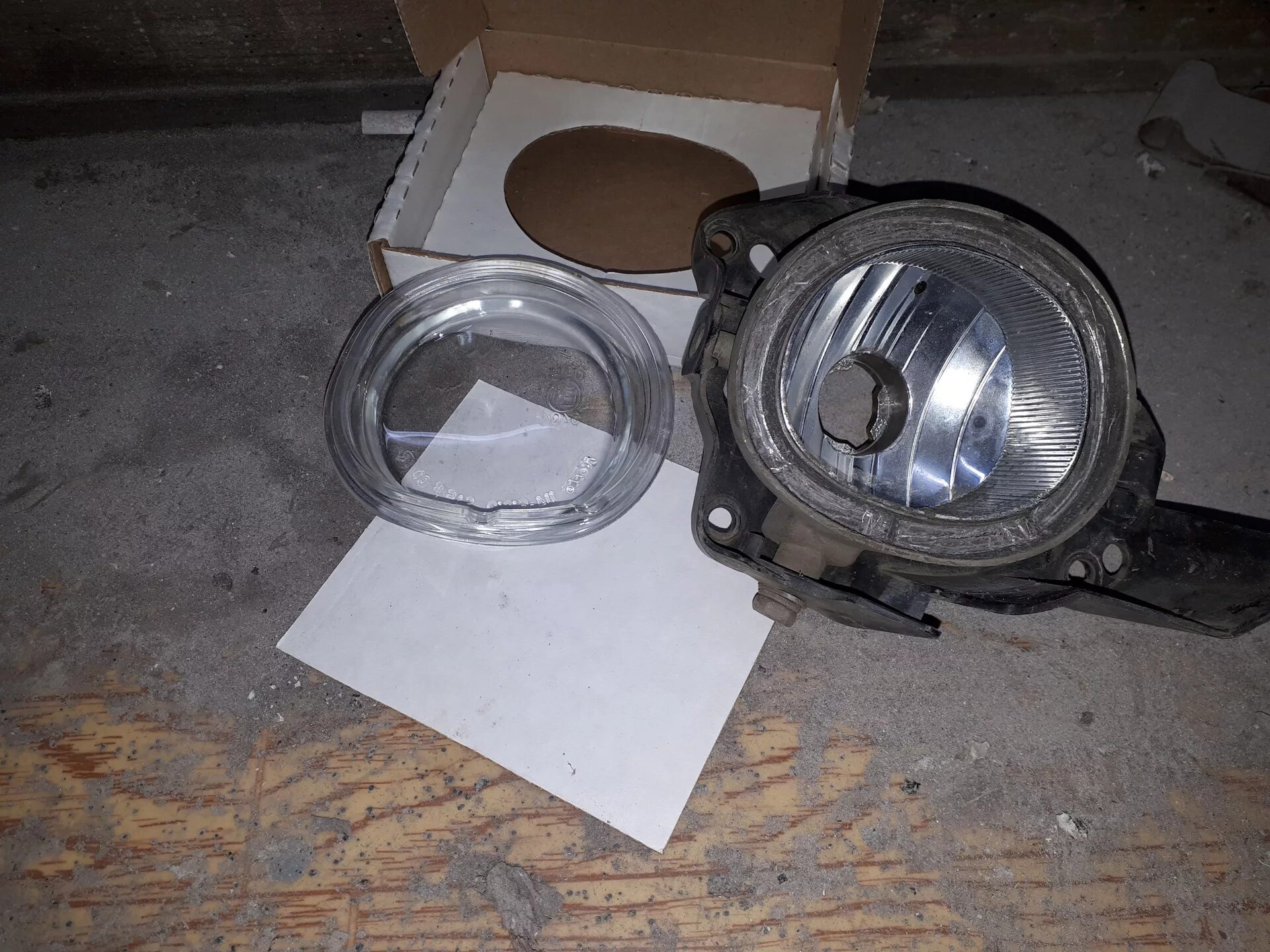 Работа птф. Птф ваз 2110 на приору 2. Птф приора на 2102. Противотуманные фары toyota allion 240. Mazda 6 gg стекло противотуманной фары.