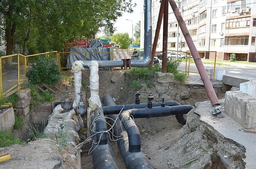 Теплотрасса в балашихе. Реконструкция теплотрассы. Капитальный ремонт тепловой сети. Наземная камера на теплотрассе. Капитальный ремонт тепловых сетей.